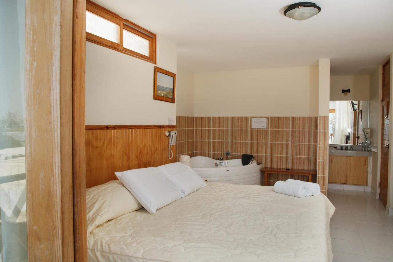 פראקאס Hotel Emancipador מראה חיצוני תמונה