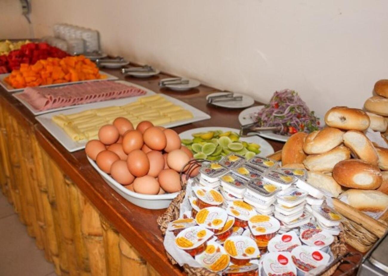 פראקאס Hotel Emancipador מראה חיצוני תמונה
